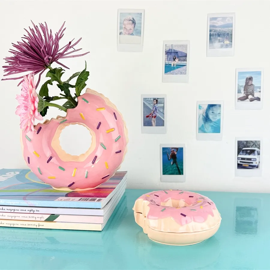 Rosa donutvase og matchende smykkeskrin